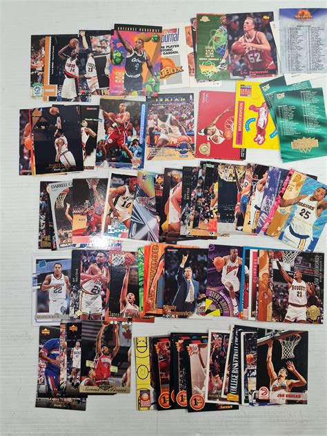 Lot - A large number of various NBA collector cards including Warren Kidd