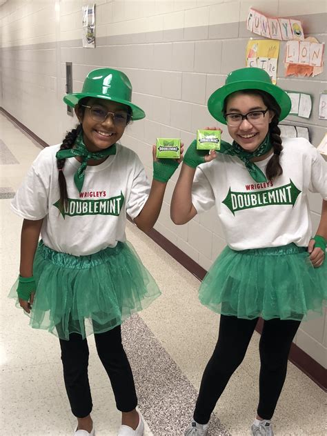 Twin Day | Twin day outfits, Twin day, Christmas twin day outfits