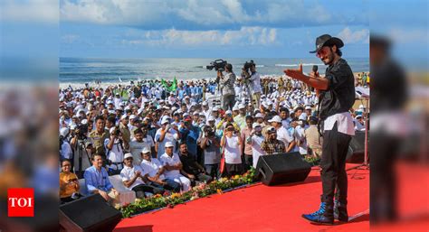 Thousands join hands to clean beaches in Puri district | Bhubaneswar ...