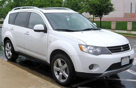 2008 Mitsubishi Outlander SE - 4dr SUV 2.4L AWD CVT auto