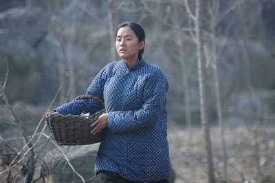 《沂蒙》花絮曝光 冯海煜惨遭导演管虎“虐待”_影音娱乐_新浪网