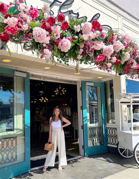 Hidden Parisien Cafe in La Jolla - Stylish Petite