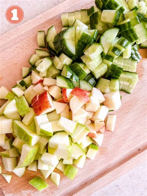 Refreshing Apple Cucumber Salad
