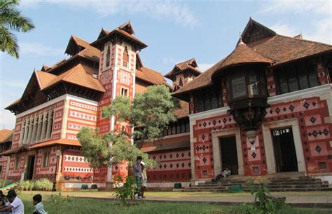 Indian Tourism : वाइल्‍ड लाइफ के रोमांच और मंदिरों की सुंदरता के लिए ख् ...