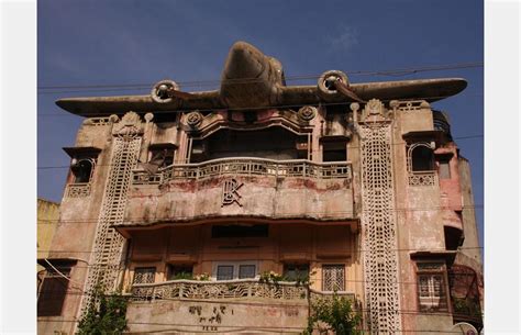 D'source Design Gallery on Hawai Jahaz Kothi - A plane set on its roof ...