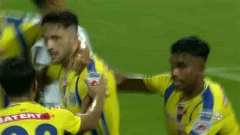 Jesus Jeminez equalizes for Kerala Blasters with a beautiful cross from ...