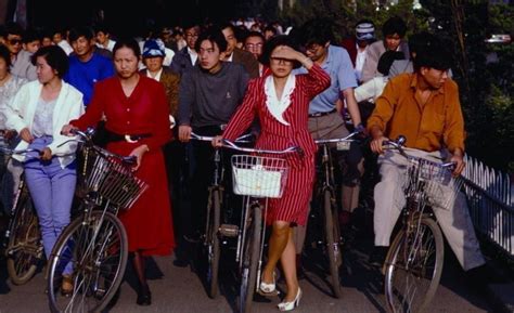 80年代中国老照片，图1深受年轻人追捧|年代|中国历史|年轻人_新浪新闻