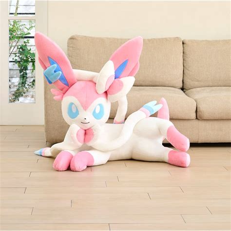 Pokémon: Life-Size Plush - Sylveon (Lying Down Ver.) (Limited Edition ...