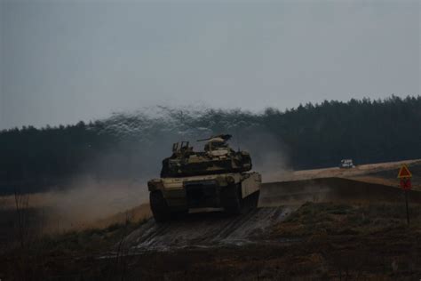 1-9 CAV 'Headhunters' Soldiers participate in live fire range training ...