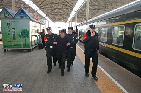 男子被网上通缉后办新身份证乘车被石家庄站派出所民警抓获