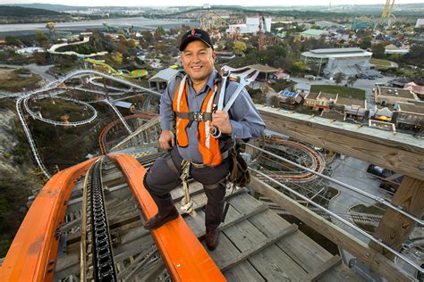 Six Flags Hosts National Hiring Week | AP News