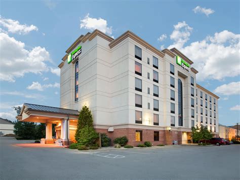 Bloomington, Indiana Hotels | Holiday Inn Express & Suites Bloomington