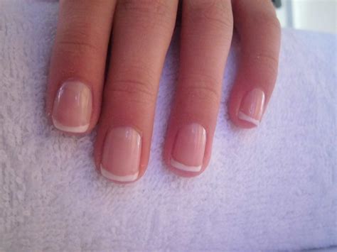 easy way to make French manicure for short nails/ Einfache French ...