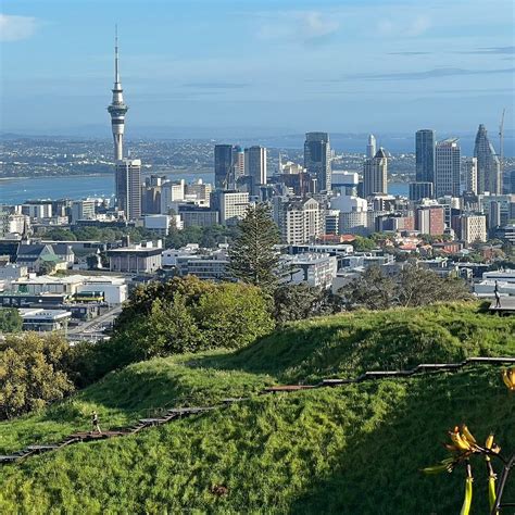 AUCKLAND CITY Full Day Tour with War Memorial Museum and Mt Eden ...