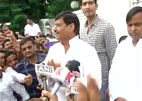Shivpal Yadav resigns from ministerial post, tenders resignation to ...