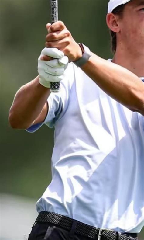 Grip of Miles Russell : r/golf