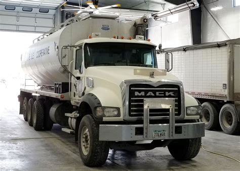 Gold-Eagle Cooperative - Dean Snyder Construction