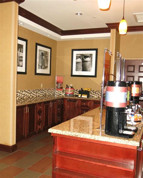 HAMPTON INN SPRINGFIELD - Hotel Reviews, Photos, Rate Comparison ...