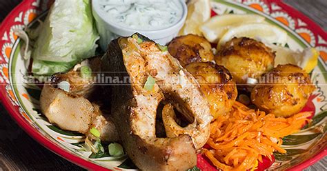 Осетрина, запеченная с картофелем в духовке – рецепт приготовления с ...