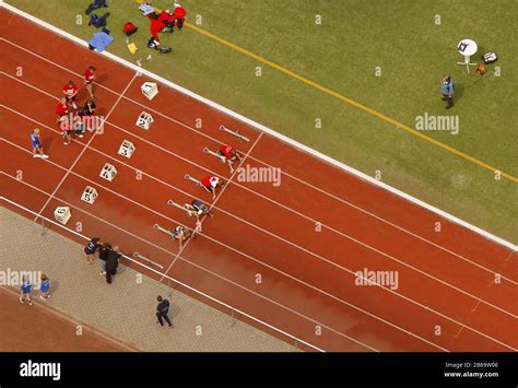 School Sports Field 的图像结果