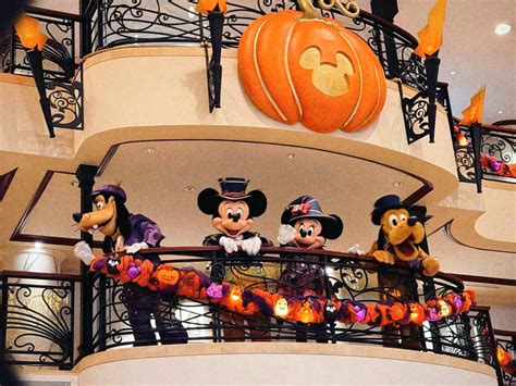 Shanghai Disneyland Hotel Review: A Magical Stay by the Park