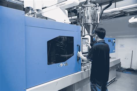 What is Injection Moulding? – Definition, Types and Mat...