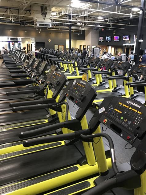Gold's Gym - 23 Photos & 68 Reviews - Gyms - 1601 Willow Lawn Dr ...