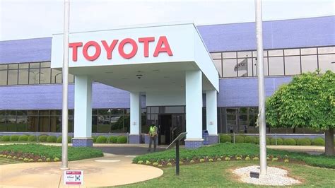 Toyota recalls gas-electric hybrids for engine stall problem