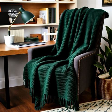 25 Dark Green Home Office Ideas To Boost Creativity