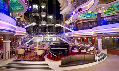 Norwegian Star Cruise Ship Reviews & Itineraries