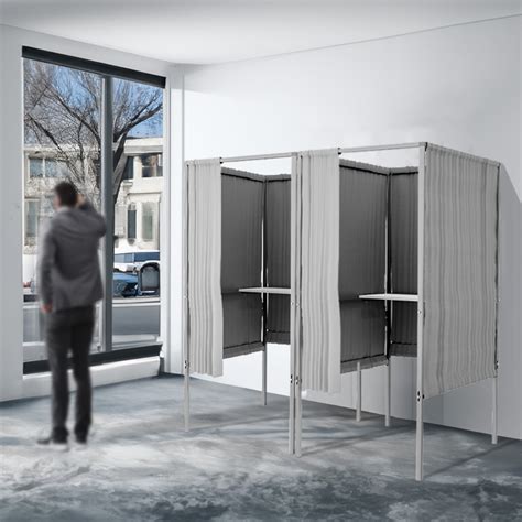 Voting Booth 的图像结果