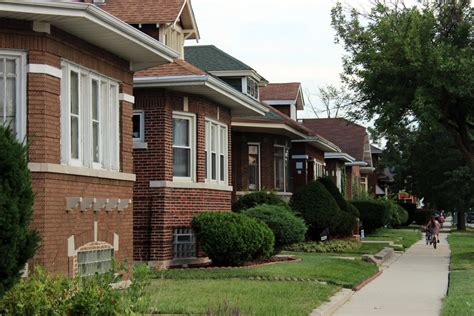 After 50 Years, Seven Families Still Live On Chicago's 'Block That ...