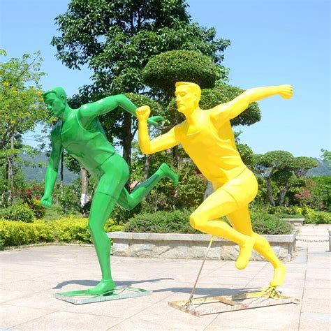 校园体育运动主题器材道具之一玻璃钢足球雕塑摆件_港城雕塑-站酷ZCOOL