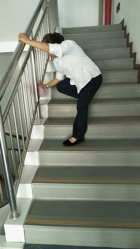 详解楼梯踢脚线安装方法