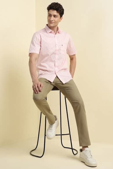 Buy Men Pink Slim Fit Printed Half Sleeves Casual Shirt Online ...