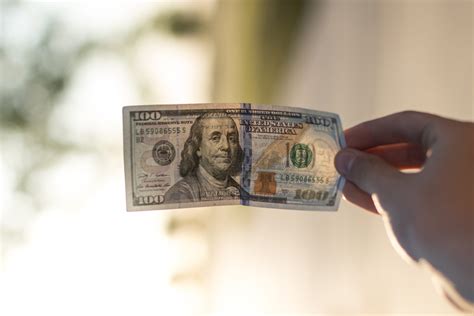 How Do I Tip Professional Movers? - American Moving Storage