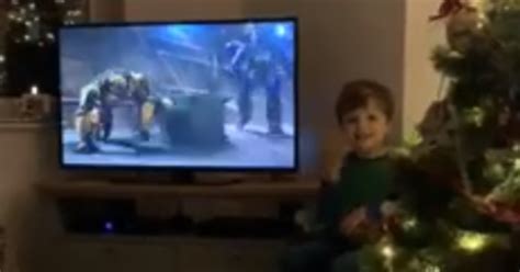 Little Boy Using Sign Language To Explain TV Show To Deaf Parents Wins ...