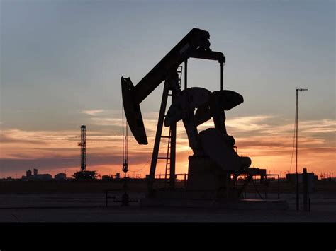 India Mulls Fuel Contingency Plan Amid Strait of Hormuz Concerns | The ...