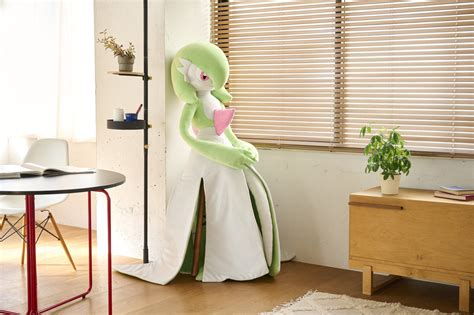 Pokémon Company announces life-size Gardevoir plush, reactions are ...