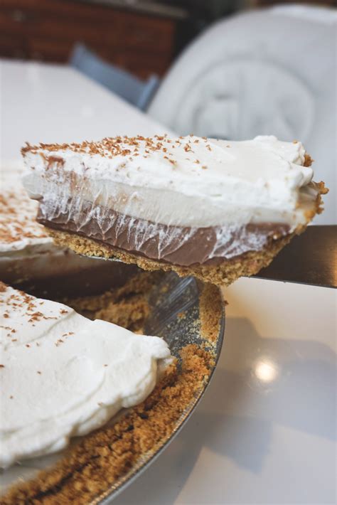 Super Easy Chocolate Haupia Pie Recipe - Easy Hawaiian Dessert - Mochi ...