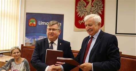 BIBLIOTEKA PEDAGOGICZNA ZMIENIŁA SIEDZIBĘ - Limanowa.in