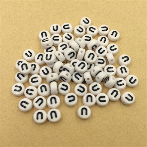 Jual [Pilih Huruf] Manik Huruf Alfabet Bulat Pipih Putih tulisan Hitam ...