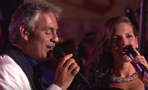 Andrea Bocelli sings beautiful duet with his wife, so heavenly it moves ...