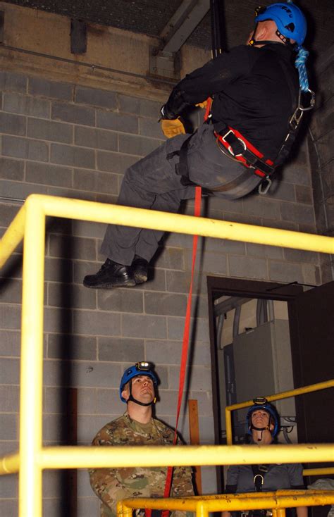 New York National Guard Civil Support Team training State Police in ...