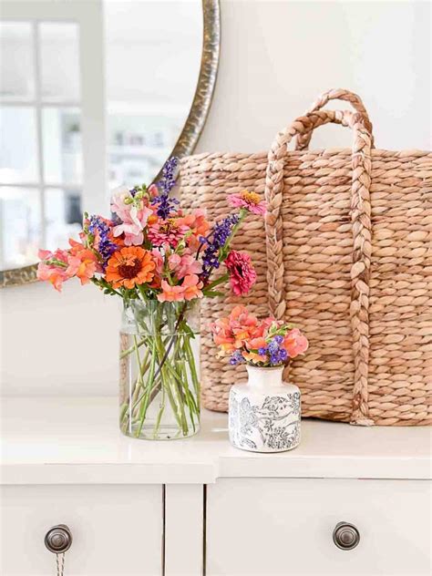 The Secrets For Keeping Cut Garden Flowers Fresh Longer - StoneGable