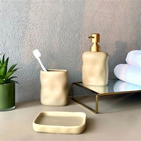 Buy Igia Bathroom Set - Three Piece Set Online in India | Vaaree