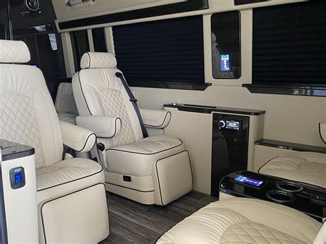 Sprinter Van Rental Luxury 的图像结果