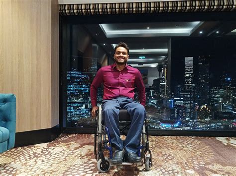 Indian para swimmer waits for 90 minutes at Delhi airport to get his ...