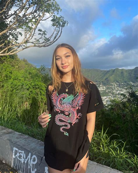 Halia Beamer - Live Stream Video and Photos 01/13/2022 • CelebMafia