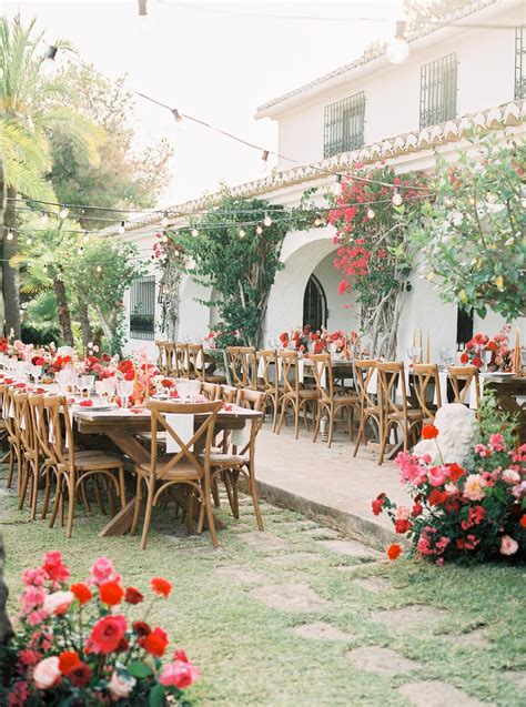 A Spanish Finca Garden Wedding Inspired by Frida Kahlo | Spanish style ...